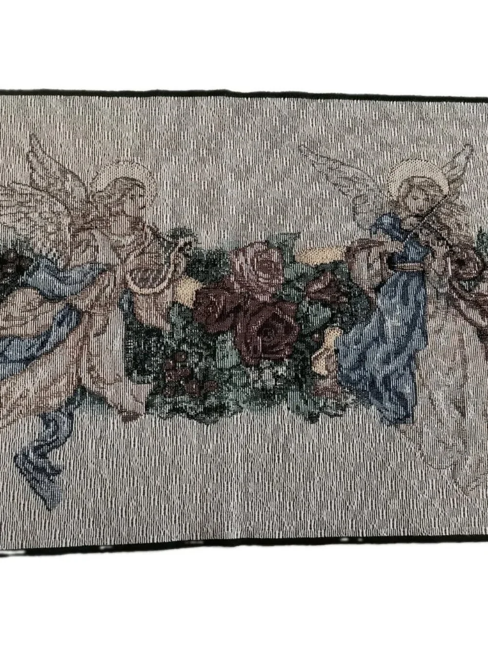 Vintage-style table runner featuring a romantic angel design 70